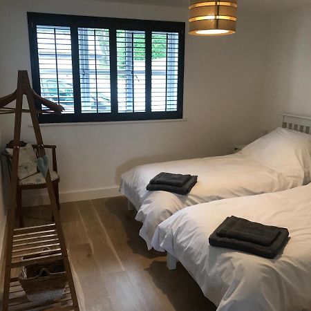 Modern Apartment With Stunning Views, Close To Amenities And St Ives เฮล ภายนอก รูปภาพ