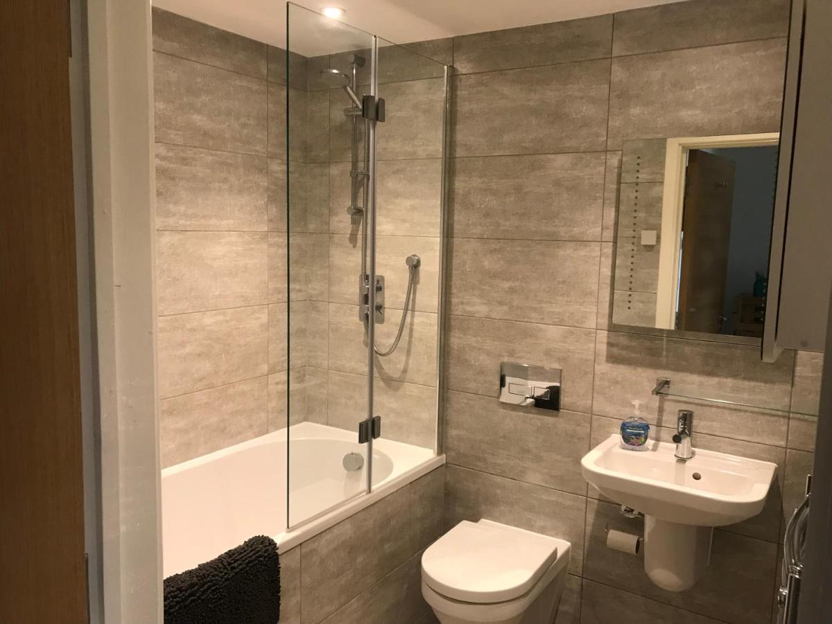 Modern Apartment With Stunning Views, Close To Amenities And St Ives เฮล ภายนอก รูปภาพ