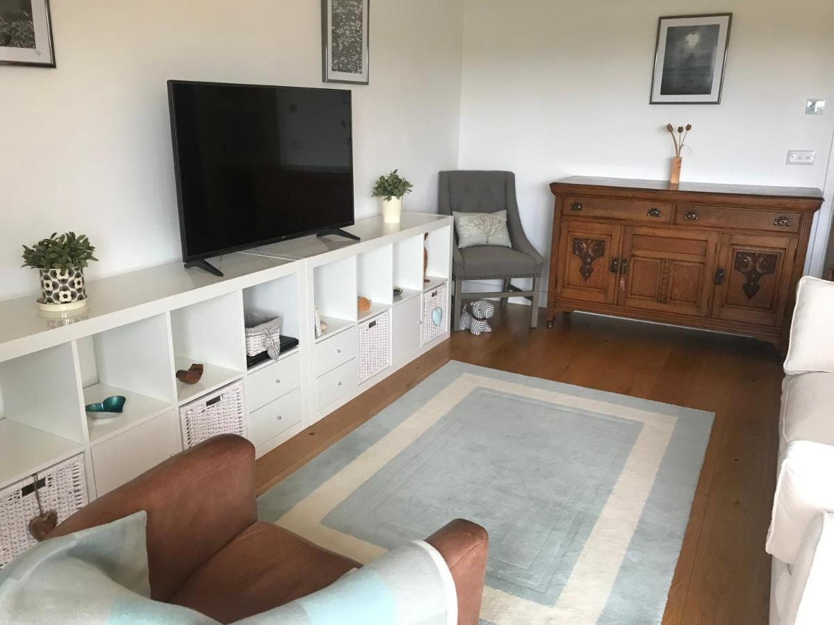 Modern Apartment With Stunning Views, Close To Amenities And St Ives เฮล ภายนอก รูปภาพ